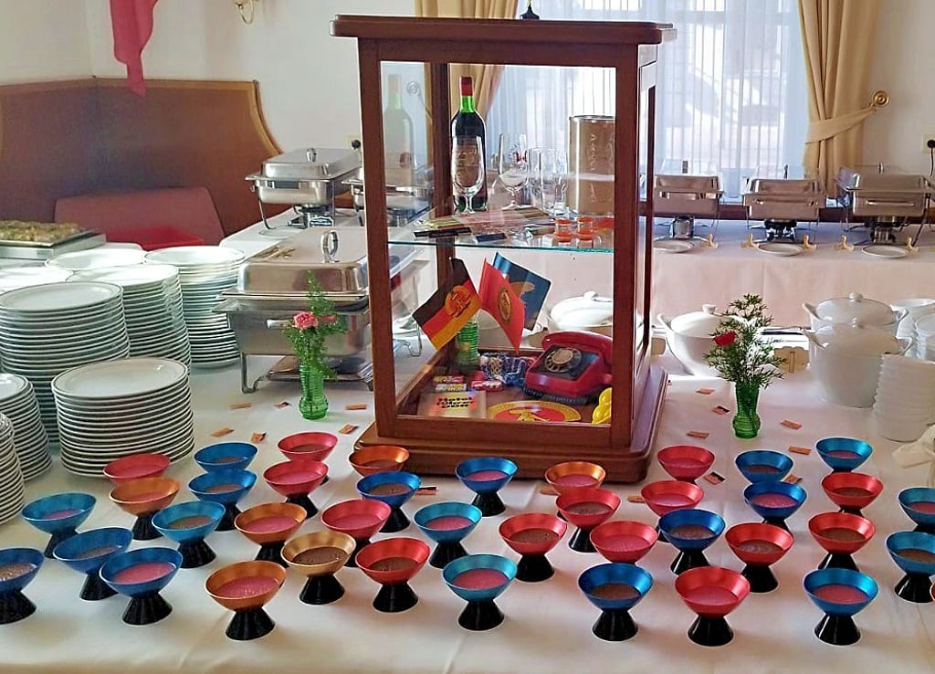 Das Hotel „Stadt Köthen“ findet mit seinem "DDR-Buffet" ein großes Publikum.