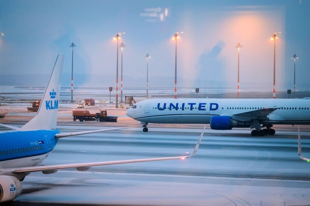 Auch am Freitagmorgen blieb der Flughafen BER dicht.