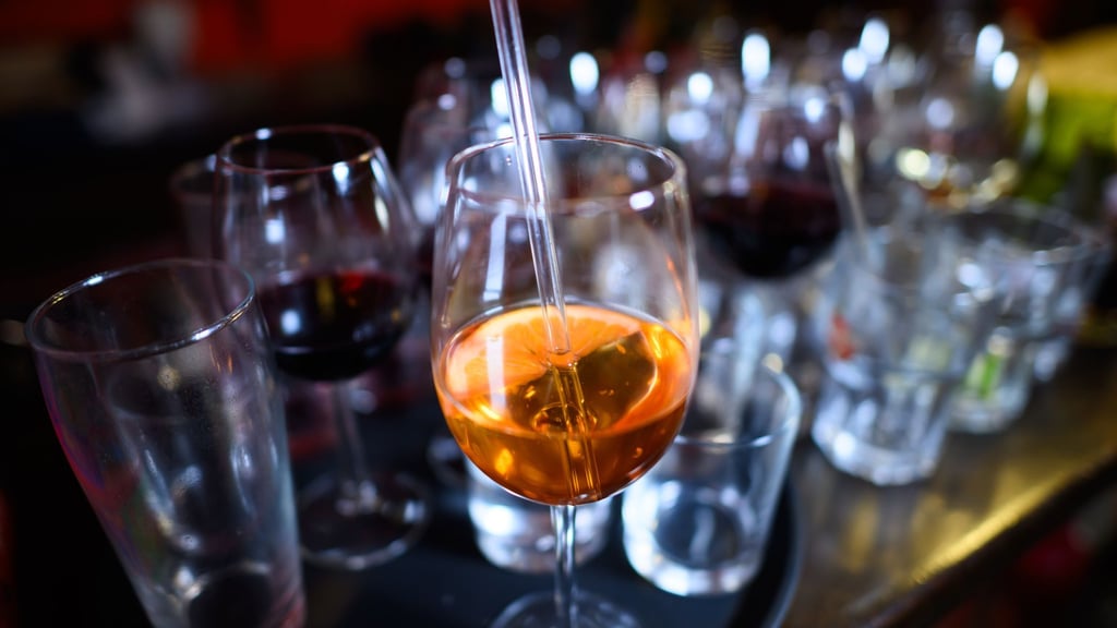 Thüringer Landespolitiker fordern, Straftaten zu K.-o.-Tropfen statistisch zu erfassen. Oft werden die Mittel heimlich in Getränke gemischt. (Symbolbild)