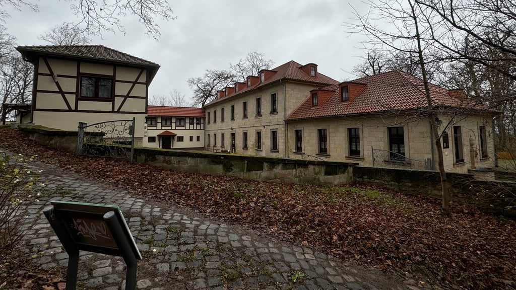 Auf den ersten Blick nicht zu sehen, aber an einigen Stellen im Gästehaus Spiegelsberge in Halberstadt müsste man mal Hand anlegen.