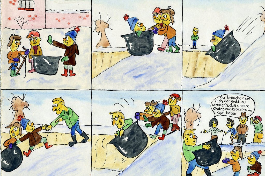 Diese Zeichnung stammt von 1986. Ein Vater ist von den Winterspielen der Kinder am Barbyer Colphus so angetan, dass er auch rodelte. 