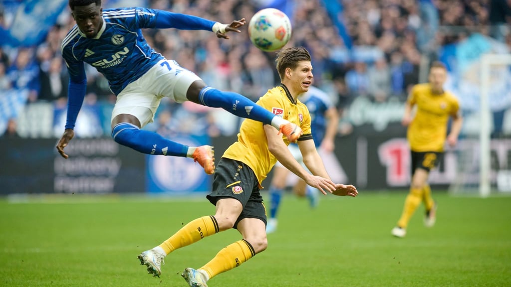Die Partie zwischen Aufstiegsfavorit Schalke 04 und Abstiegskandidat Dynamo Dresden war umkämpft.