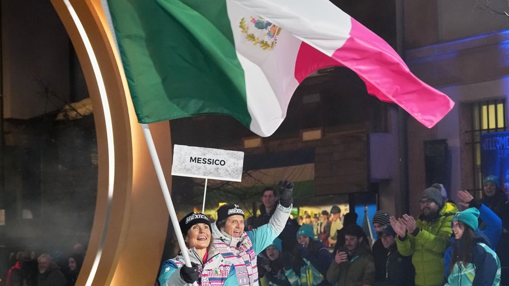 Sarah Schleper trug bei der Eröffnung am Freitag die mexikanische Fahne.