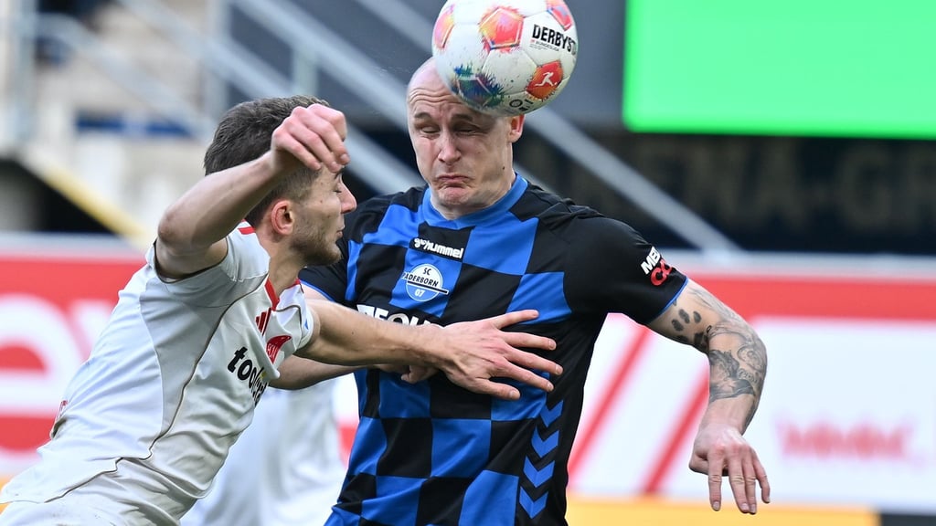 Die Paderborner, hier Sven Michel beim Kopfball, waren wacher und zielstrebiger.