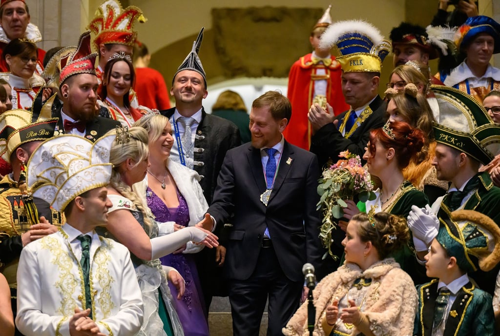 Premiere für Sachsens Landesprinzenpaar beim Karnevalsumzug. (Archivbild)