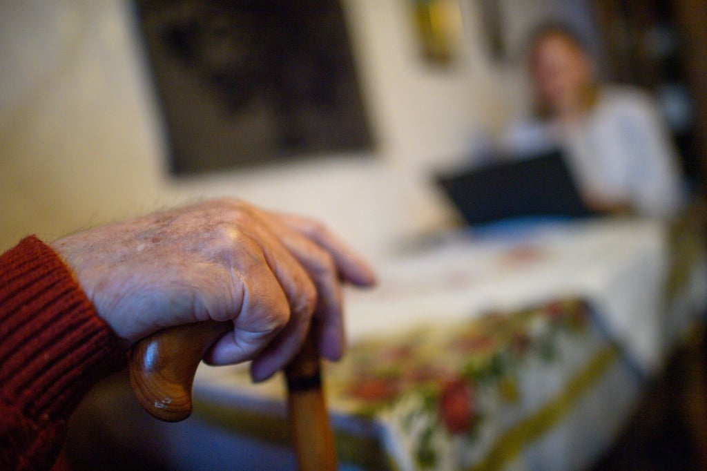 Die Zahl der Pflegebegutachtungen steigt von Jahr zu Jahr. (Archivbild)