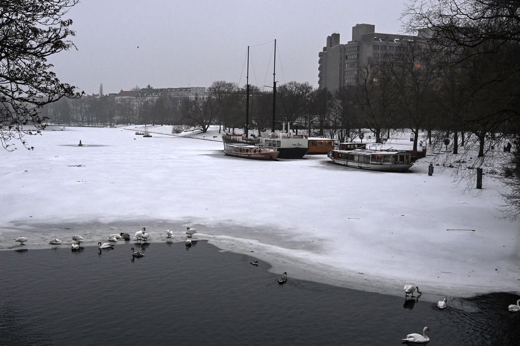 Wetter weiter zweigeteilt: Dauerfrost im Nordosten und fast frühlingshaft mild im Westen.