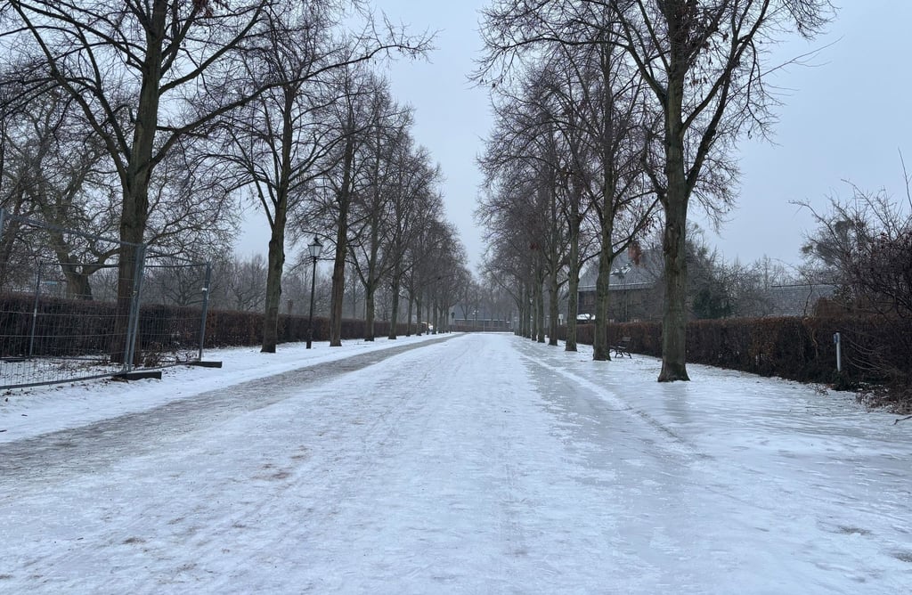 Der Behindertenverband klagt über teils spiegelglatte Straßen in Potsdam.