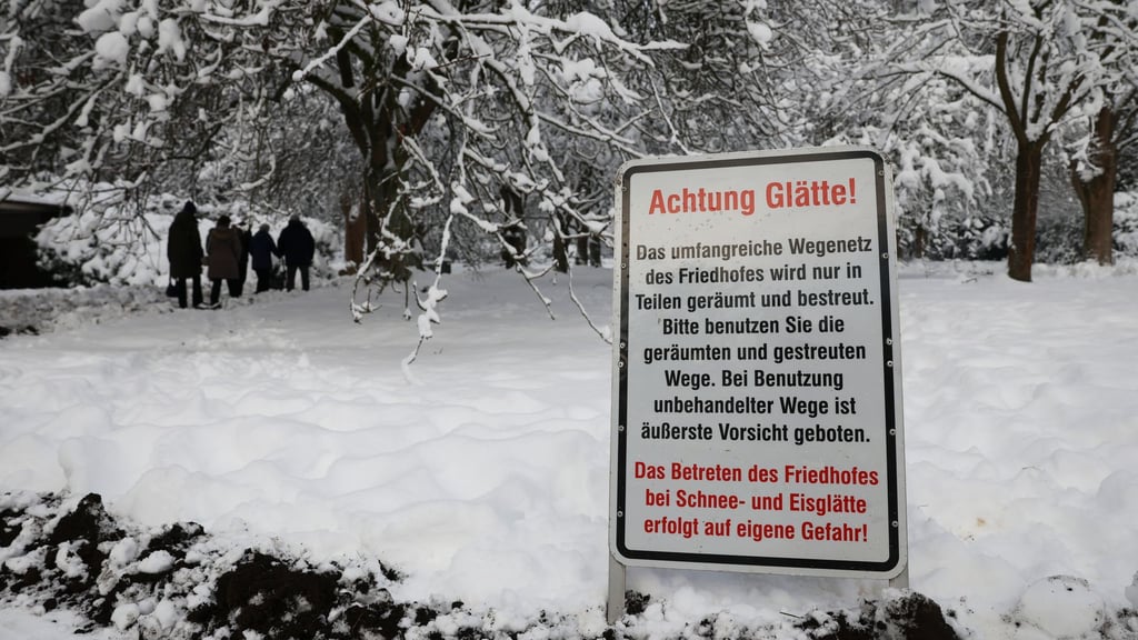 Der Südwestkirchhof Stahnsdorf ist wegen Glätte vorübergehend geschlossen.