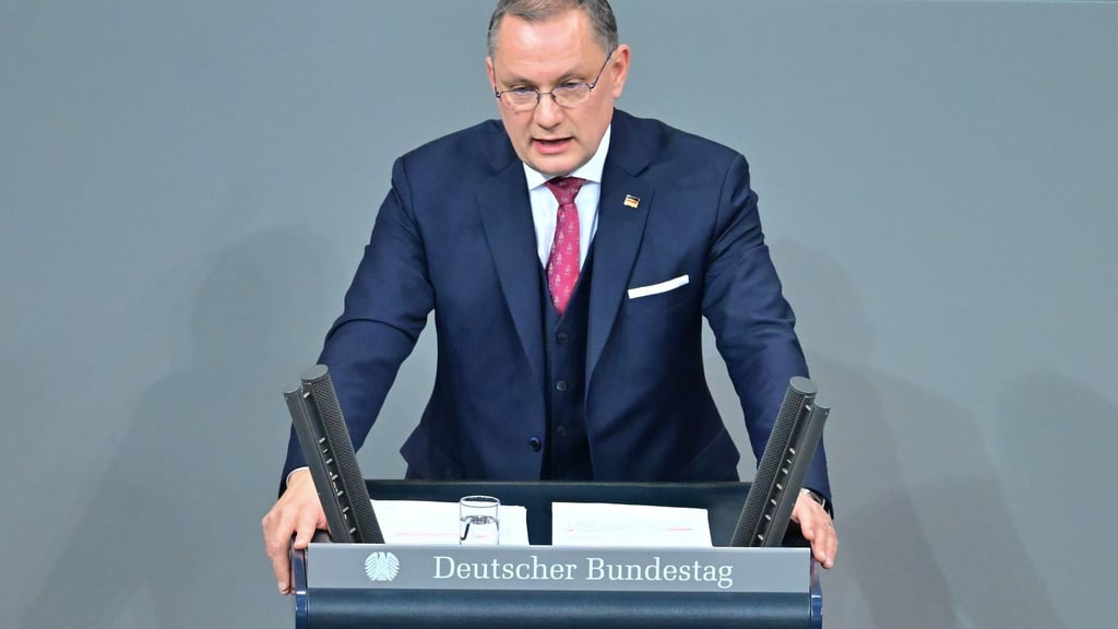 AfD-Chef Tino Chrupalla kritisiert seine Parteifreunde in Sachsen-Anhalt. (Archivbild)