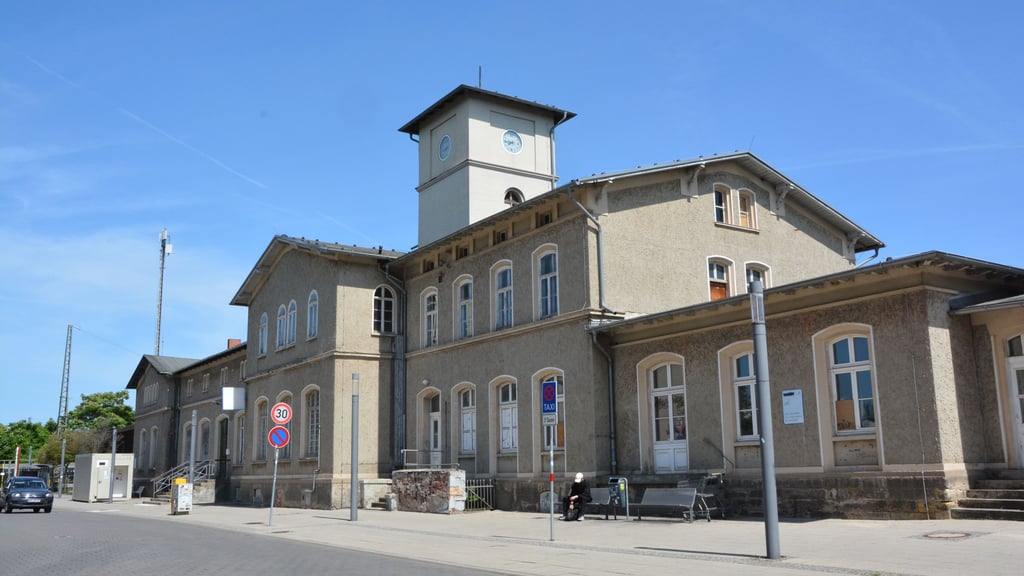 Für den Bahnhof Schönebeck SWB Sanierung  ist geplant.