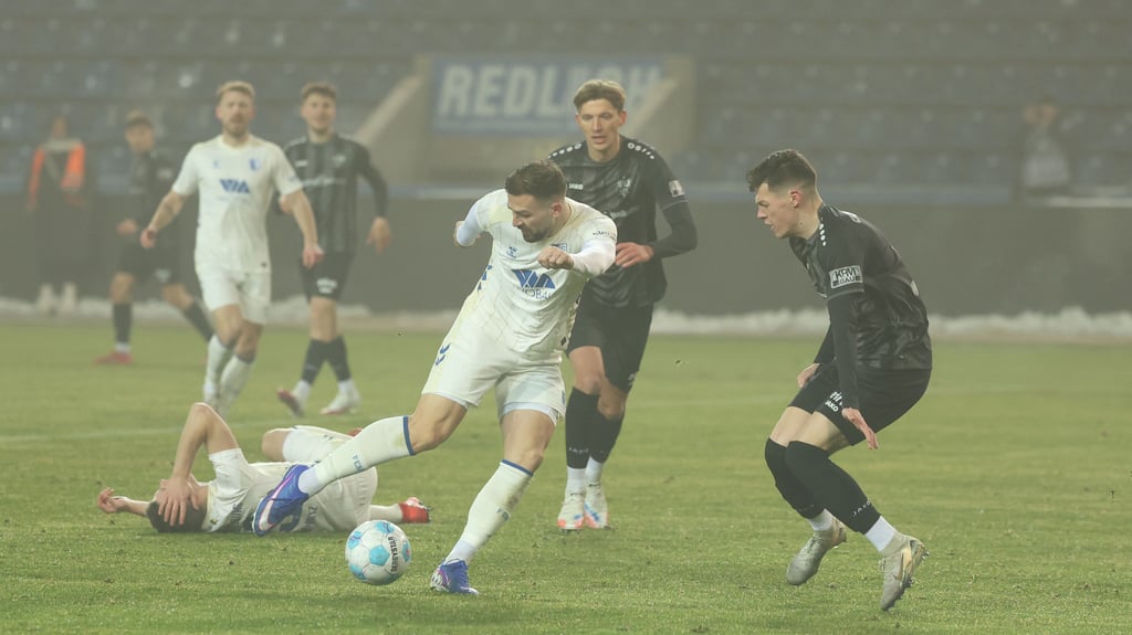 Aleksa Marusic (am Ball) und Co. fanden offensiv kein Durchkommen.