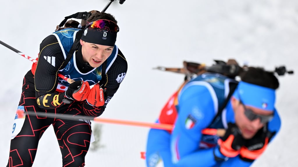 Justus Strelow (l) blieb fehlerfrei am Schießstand.