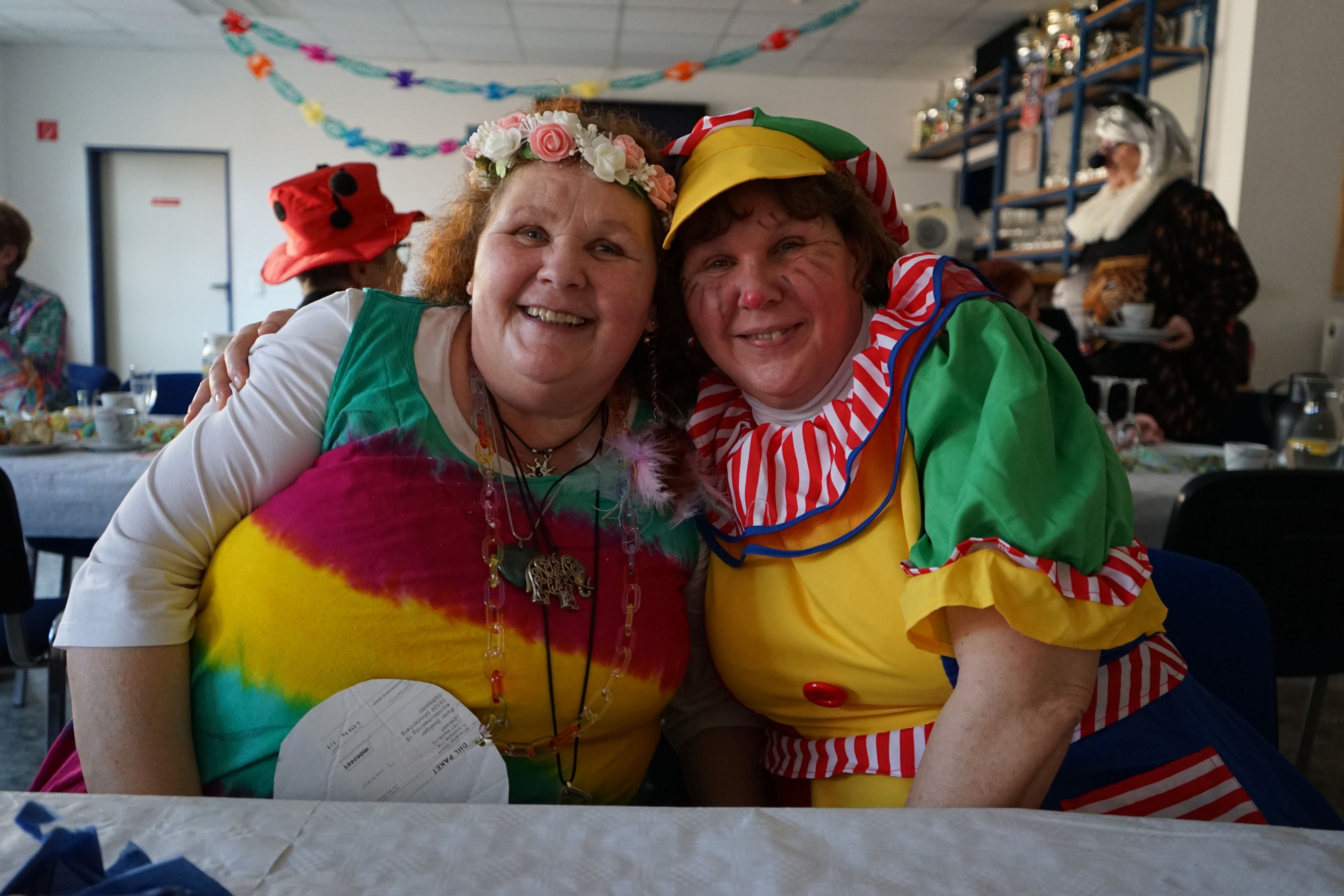 Ausgehen in Wolmirstedt: Musik und kleiner Karneval im Bahnhofscafé