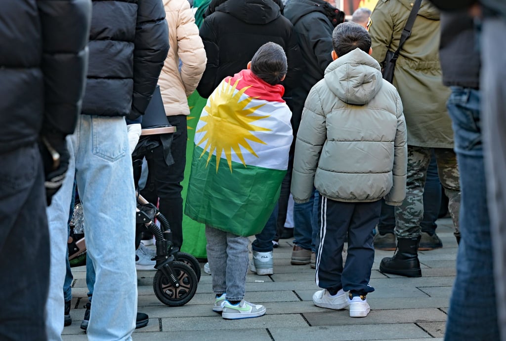 Die Polizei ermittelt nach einem Angriff auf einen Teilnehmer einer pro-kurdischen Kundgebung in der Innenstadt von Halle. (Symbolbild)