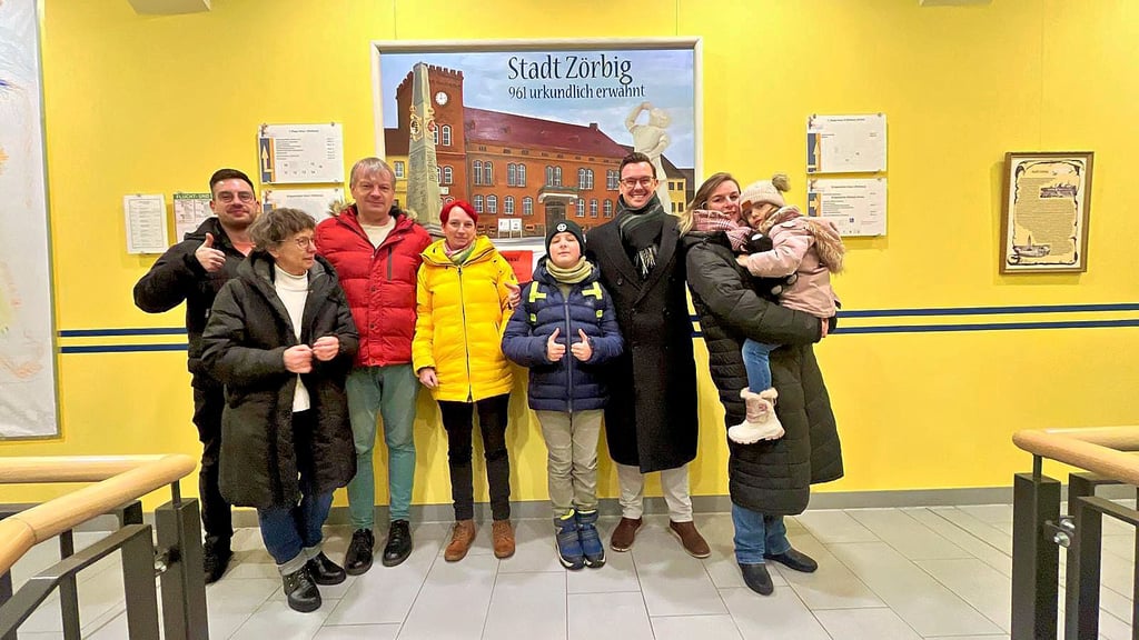 Matthias Egert (3.v.r.) freut sich auf seine neue Amtszeit. In den vor ihm liegenden sieben Jahren will er einiges anpacken. 