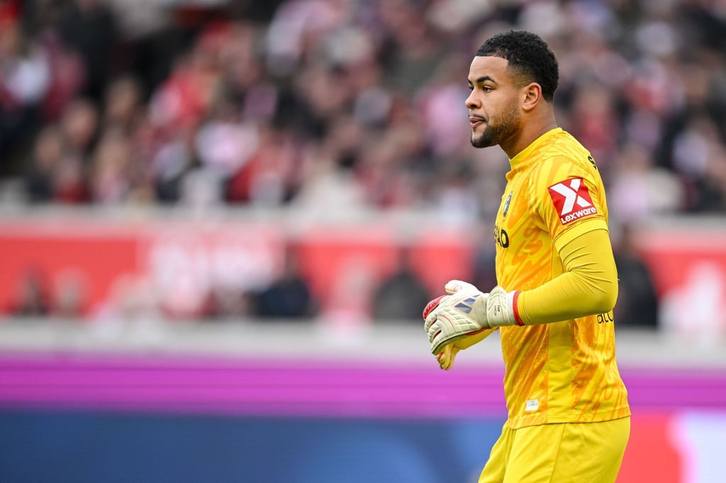 Noah Atubolu muss im DFB-Pokal von der Reservebank aus zusehen. (Archivbild)