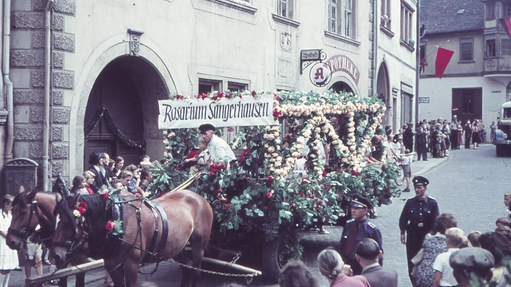 Aus Anlass des Jubiläums gab es einen großen Festumzug durch die Stadt.   