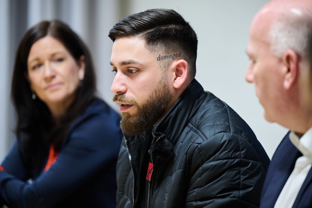 Can Sürücü (M), will an seine am 7. Februar 2005 ermordete Mutter Hatun Sürücü erinnern.