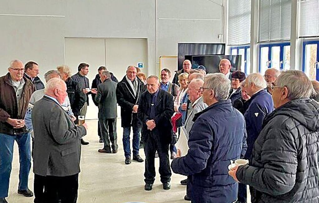 Zahlreiche Gäste konnte Lothar Bebber (vorn links) beim Neujahrsempfang im  Technikmuseum begrüßen.