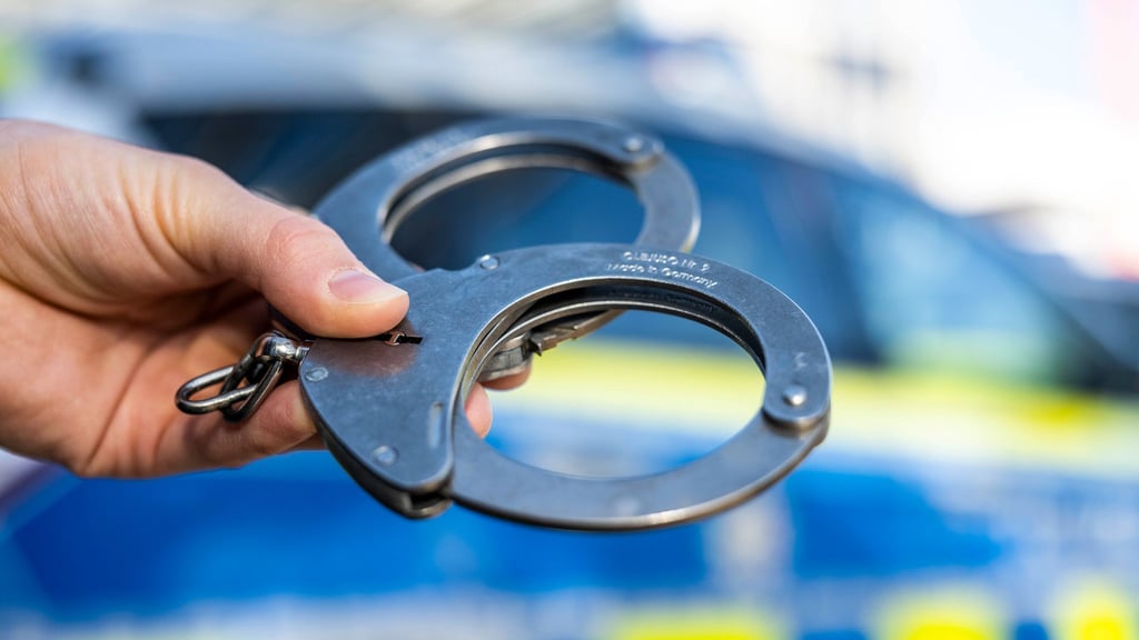 Ein mann hat in Magdeburg Kannenstieg eine Frau geschlagen.