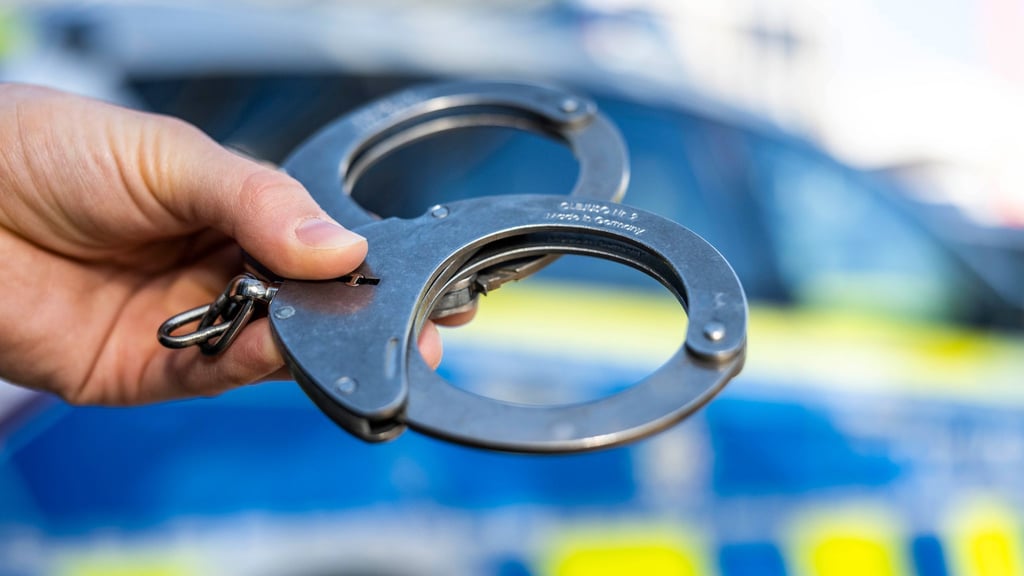 Ein Mann hat in Magdeburg Kannenstieg eine Frau geschlagen.