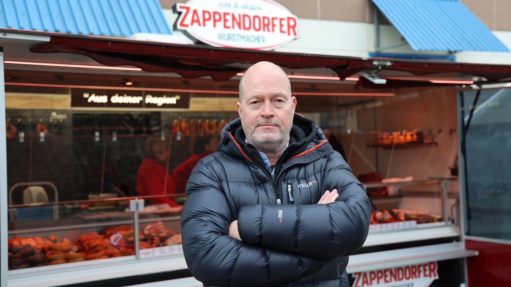 Mann der Tat: Zappendorfer-Geschäftsführer Thomas Johae hat vor dem Südstadt-Center einen Verkaufswagen aufstellen lassen.