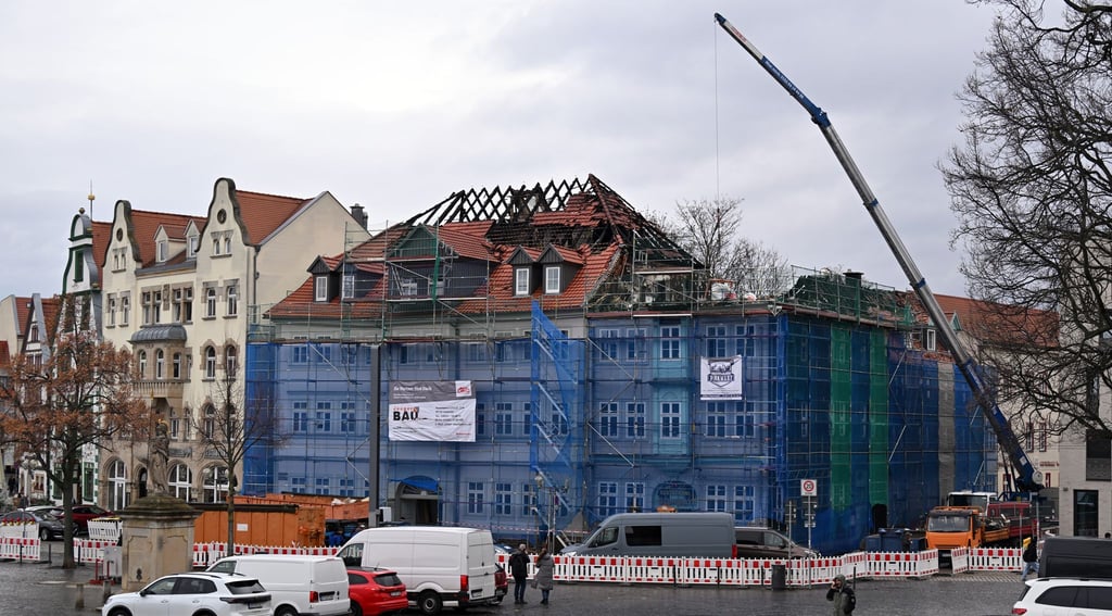 Laut den Ermittlern liegt ein technischer Defekt als Brandursache nahe. (Archivbild)