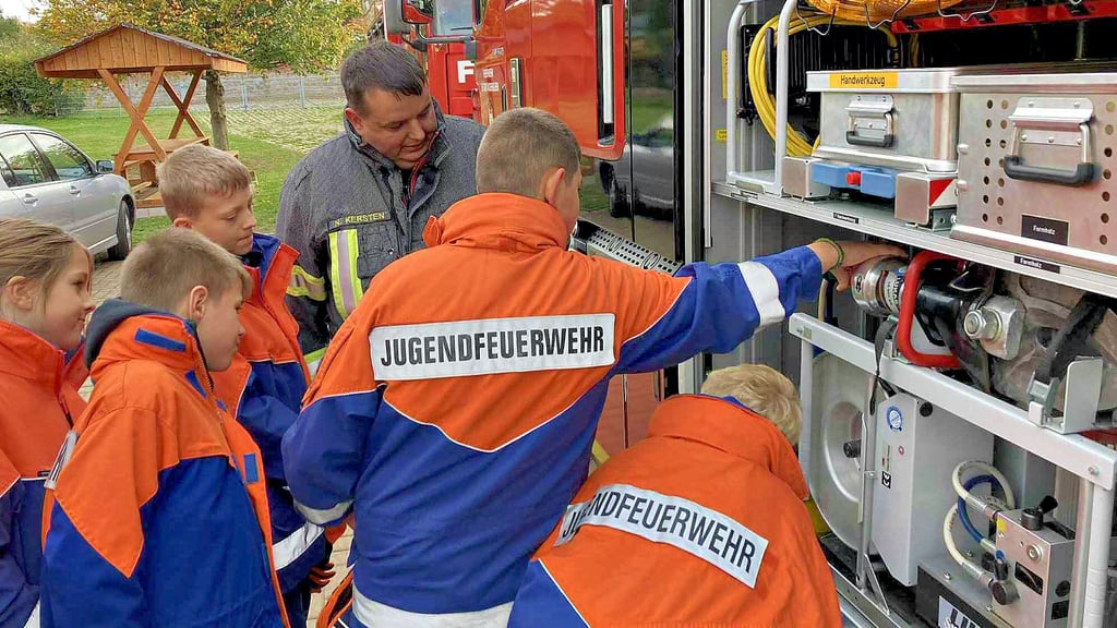 Die Ausbildung des Feuerwehrnachwuchses, wie hier beim 24-Stunden-Dienst, ist den Mehringern besonders wichtig. 