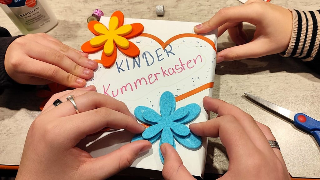 Gemeinsam haben die Kinder in der Ferienwoche einen „Kummerbriefkasten“ gebastelt. Dort können sie ihre individuellen Sorgen los werden. 