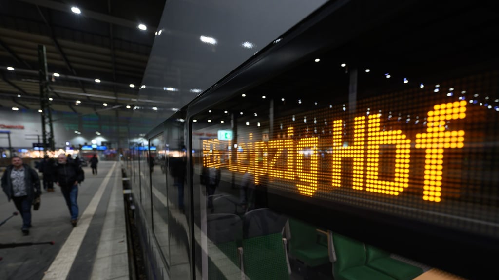 Nach Vandalismus ist der Zugverkehr zwischen Leipzig und Chemnitz gestört (Symbolbild)