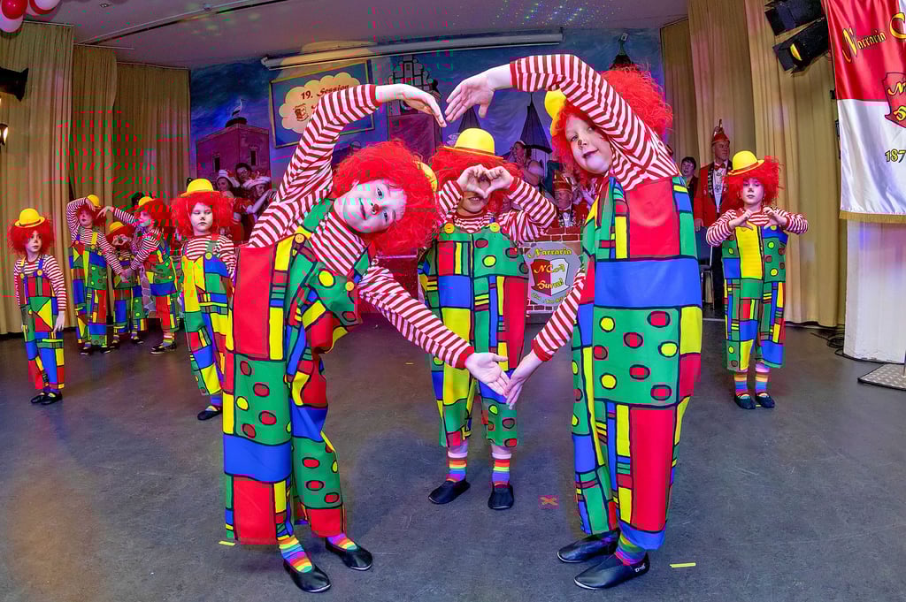 Die kleinen „Elbhüpfer“ zeigten ihren „Halli-Galli“-Tanz am Sonnabend gleich zweifach, so gut kam er beim Publikum an.