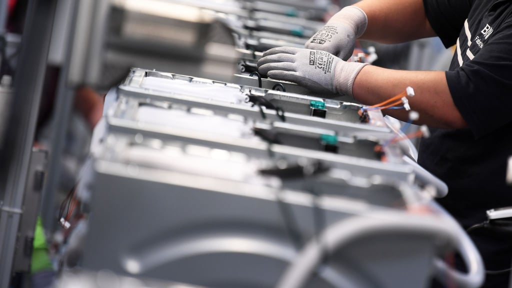 Zweistelliges Auftragsplus im Dezember und auch im Gesamtjahr 2025 mehr Bestellungen als ein Jahr zuvor: In der Elektroindustrie kommen nimmt die Hoffnung zu. (Symbolbild)