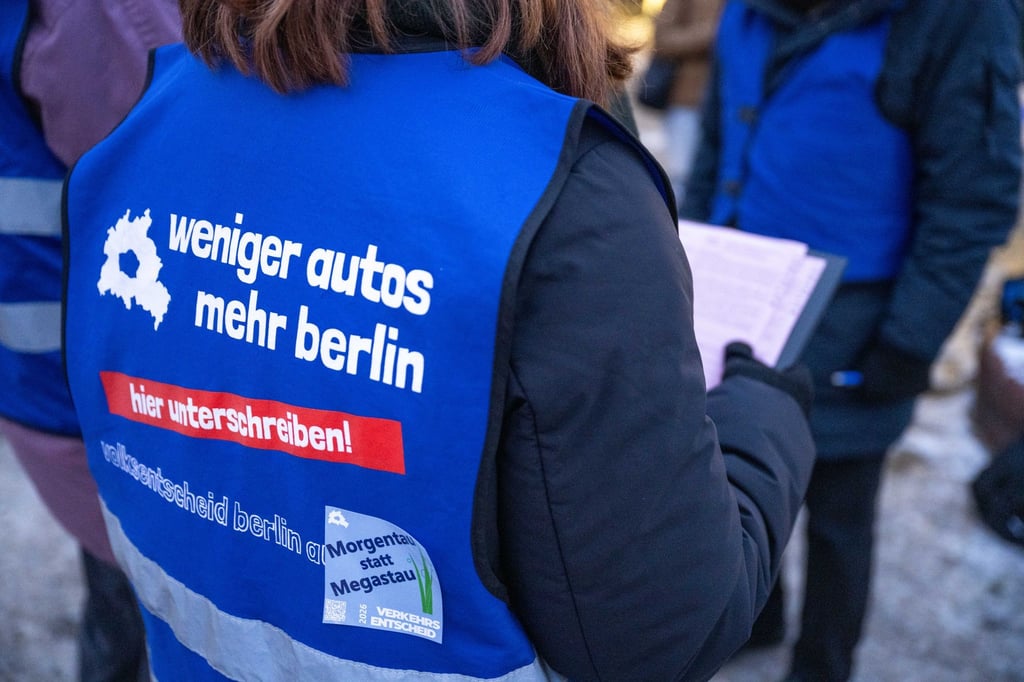 Für die Aktivisten der beiden Volksbegehren ist es im Winter schwer, Unterschriften für ihre Anliegen zu sammeln. (Archivbild)