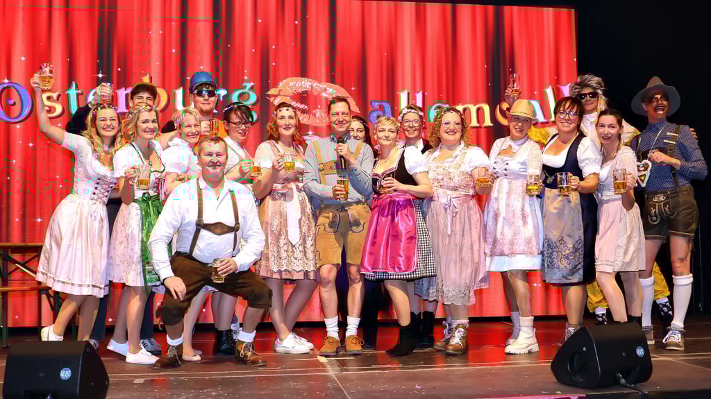 Kurzfristig haben die Osterburger Faschingsmacher noch einen weiteren Programmpunkt einstudiert, der wahres Oktoberfest-Feeling aufkommen ließ. Das närrische Spektakel kam beim Publikum gut an.