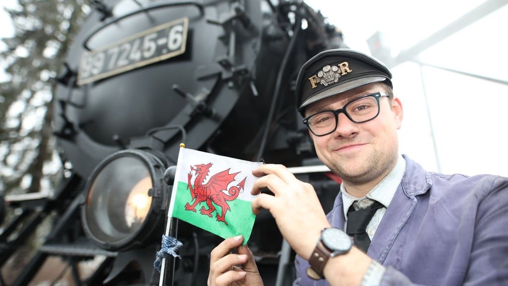 Dampflokheizer Caleb Lovegrove aus Wales ist erneut bei den Harzer Schmalspurbahnen im Einsatz