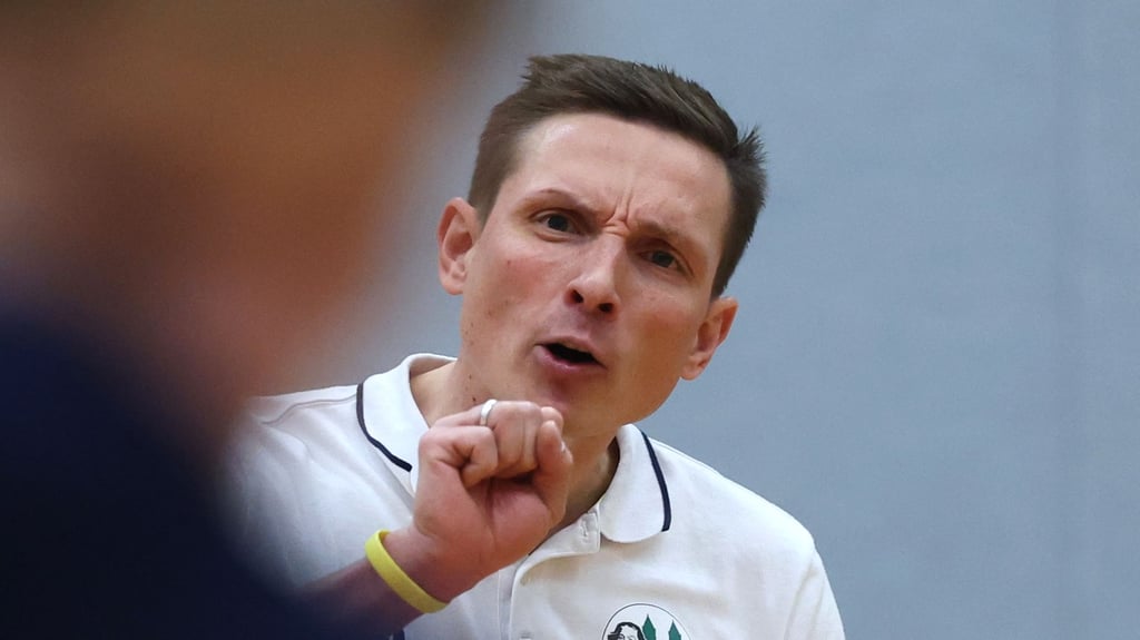 Dennis Raab ist in Schöneiche durch die Enttäuschung gegangen. In mehreren Auszeiten versuchte er, den Kopf seiner Akteure geradezurücken, doch der Angriff wollte nicht zu einer gewinnbringenden Leistung finden.