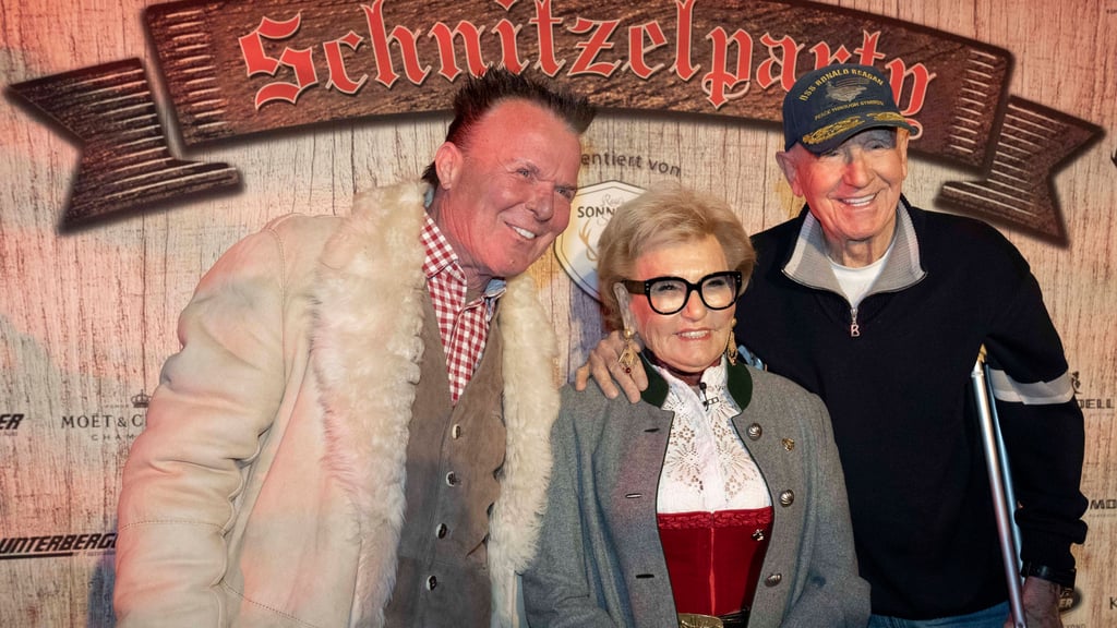 Auf einer Schnitzelparty soll Prinz Marcus von Anhalt (hier mit Rosi Schipflinger und Frédéric von Anhalt, v.l.) Simone Lugner kennengelernt haben.