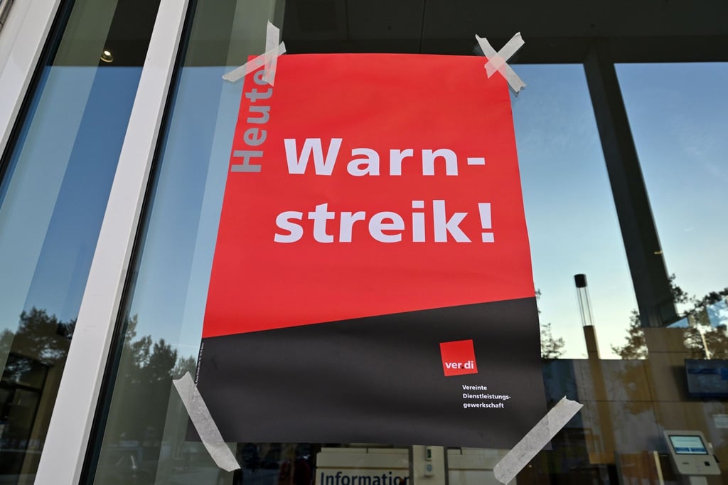 Vielerorts im Land gibt es Warnstreiks im öffentlichen Dienst - Hintergrund sind die Tarifverhandlungen mit den Ländern.
