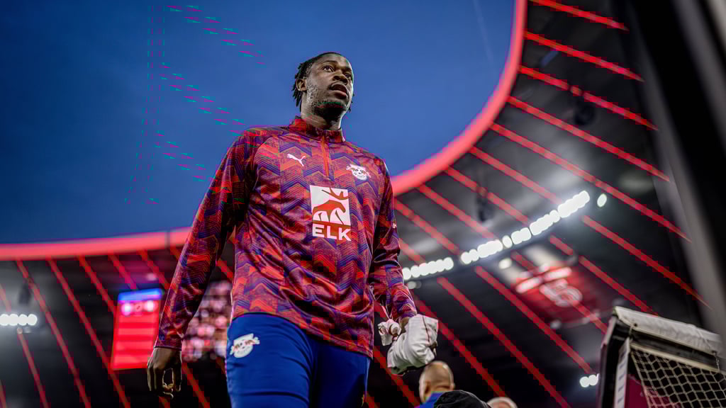 Sitzt El Chadaille Bitshiabu gegen Bayern auf der Bank?