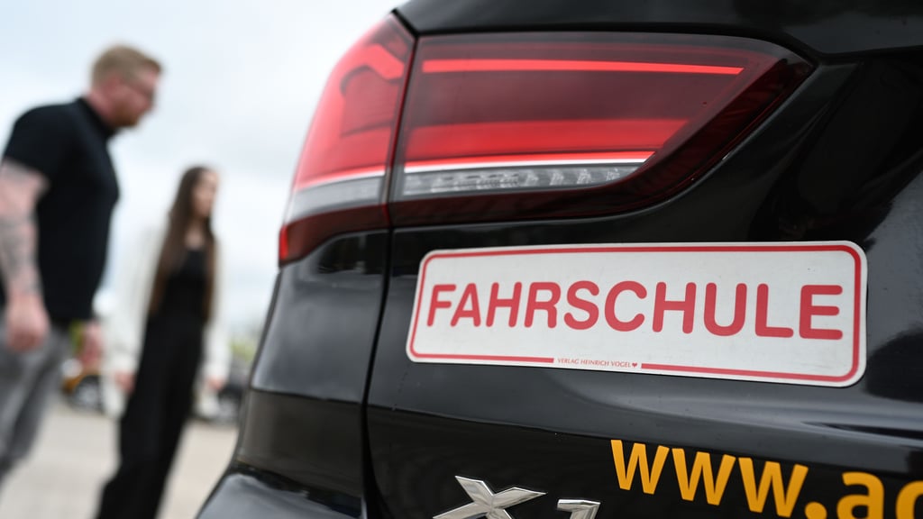 Der Führerschein wird immer teurer. In der Debatte meldet sich jetzt auch der Allgemeine Deutsche Fahrradclub zu Wort.