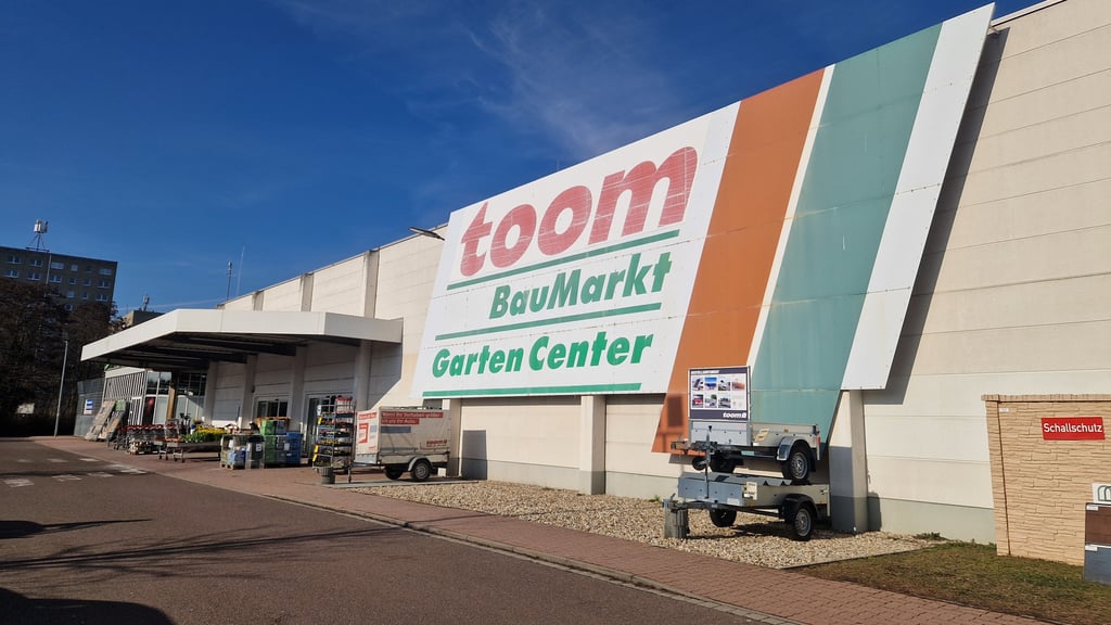 Der Toom-Baumarkt in der Alten Heerstraße in Halle soll schon in wenigen Monaten Geschichte sein. Dann steht das Gebäude leer. 