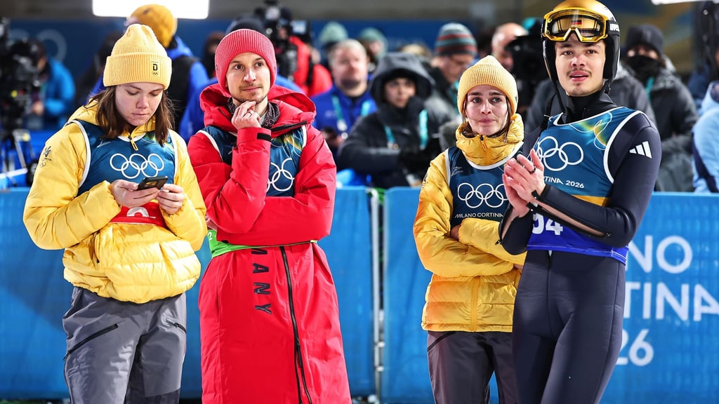 Das deutsche Skisprung-Team war nach Platz vier enttäuscht.