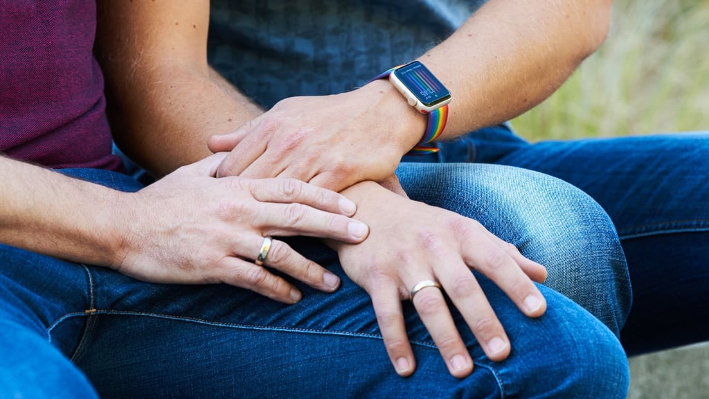 Die Kombination beider Nachnamen zu einem neuen Ehenamen wird in einigen Ländern immer beliebter. In Deutschland ist sowas nicht erlaubt, kann aber anerkannt werden.