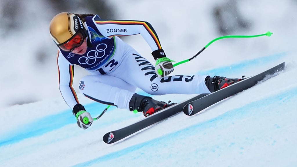 Kira Weidle-Winkelmann legt in der olympischen Team-Kombi als Abfahrerin vor.