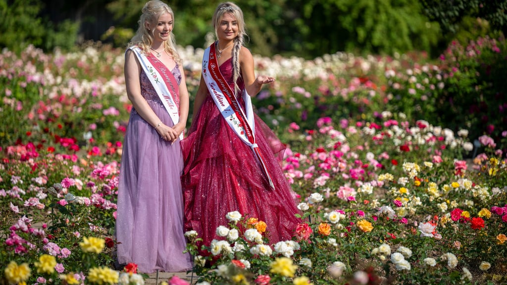 Rosenprinzessin Meike I. (li.), hier mit Rosenkönigin Geraldine I., wird am 3. Mai auf dem Bergbaulehrpfad mitwandern. 