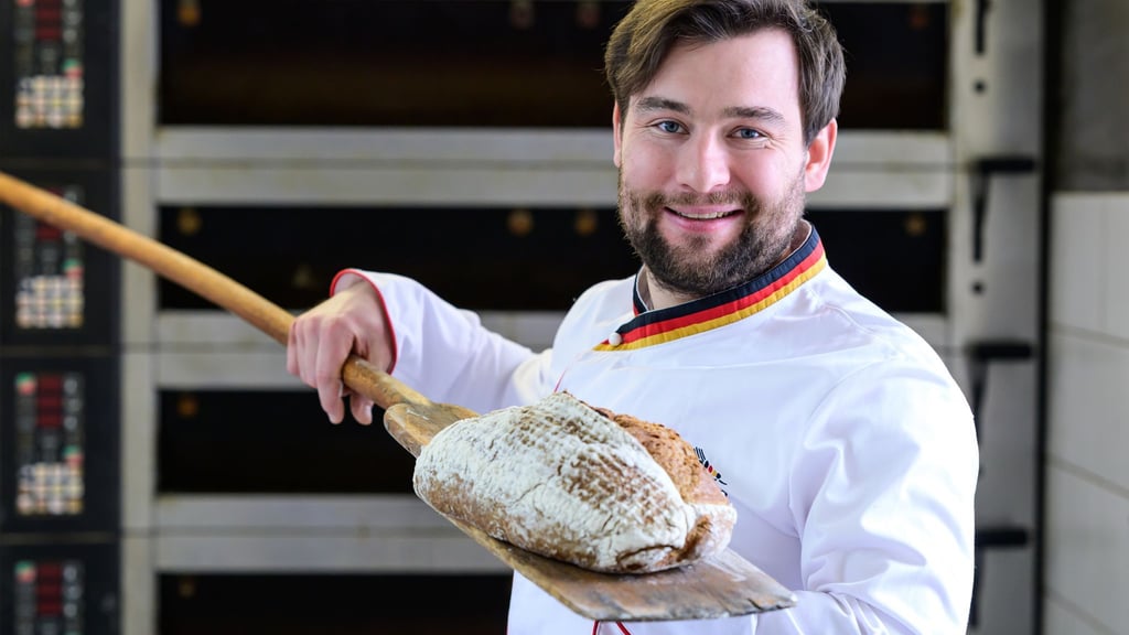 Je länger ein Teig gäre, umso besser werde das Brot später verdaut, sagt Brotsommelier Marten Zaiser.