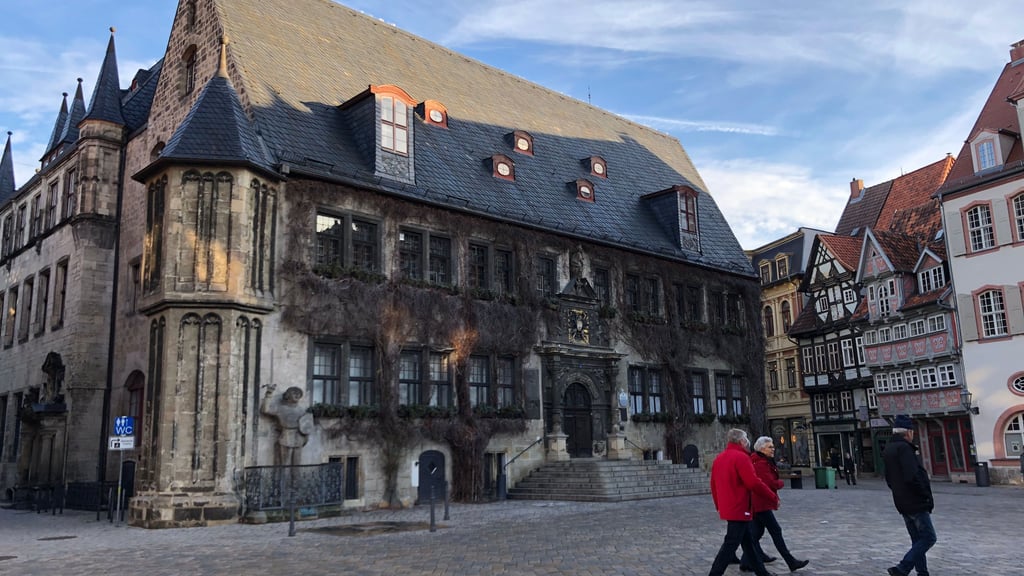Wie die Finanzsituation in Quedlinburg stabilisiert werden könnte, dazu will die Stadtverwaltung, die ihren Sitz im Rathaus hat, Vorschläge vorlegen. 