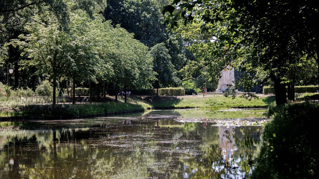 Am Goldfischteich im Berliner Tiergarten soll ein Denkmal für die während der NS-Zeit verfolgten Zeugen Jehovas entstehen. (Archivbild)