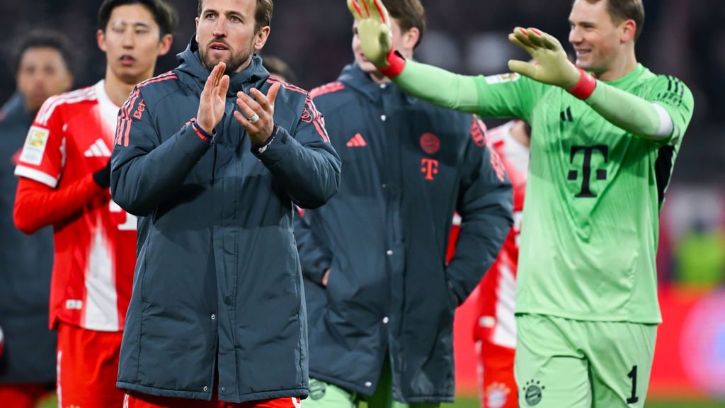 Verlängern sie beim FC Bayern? Harry Kane (l) und Manuel Neuer (r). (Archivbild)